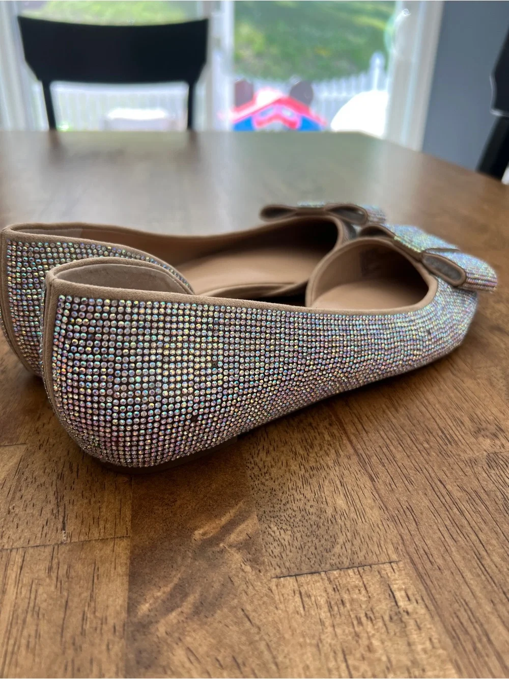 INC‎ International Concepts Iridescent Crystal Bow Pointed Flats